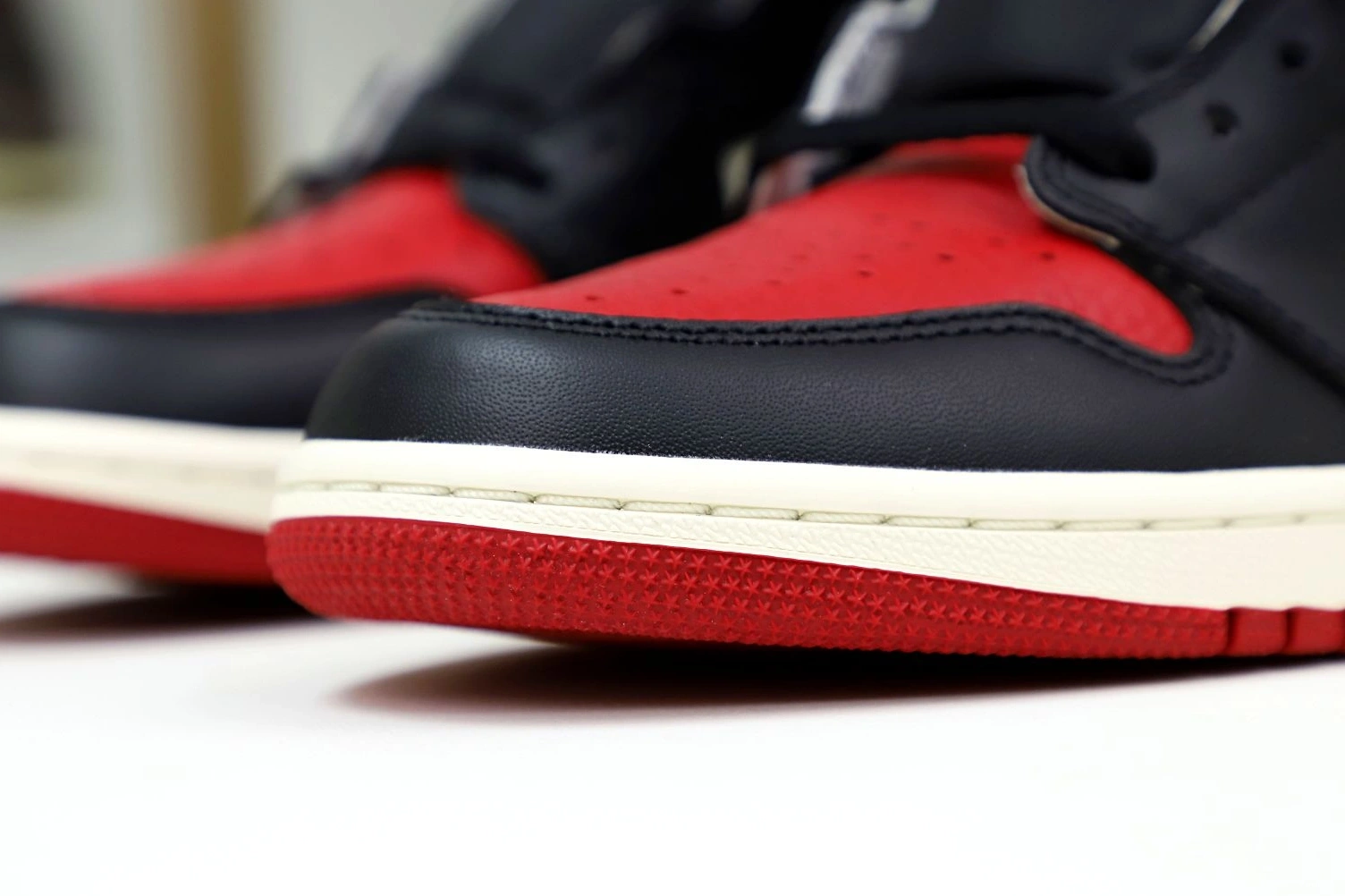 RETRO HIGH AIR JORDAN TOE' 'BRED OG 1 1008